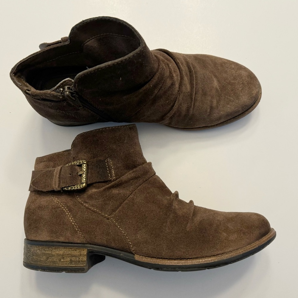 Earth Brown Tan Suede Leather Avani Billings Ankle Boots Booties Warm Taupe 8.5